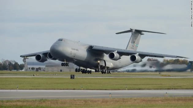 C-5 Galaxy: Το μεγαλύτερο στρατιωτικό αεροσκάφος των ΗΠΑ – Ένα πραγματικό κτήνος! (βίντεο)